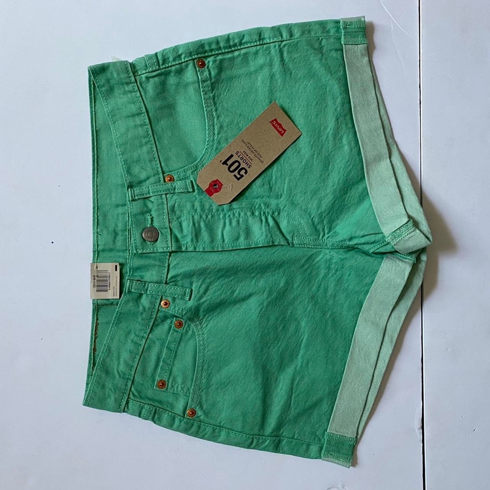 Brand new with tags never worn NWT green Levi’s denim shorts - Picture 3 of 4